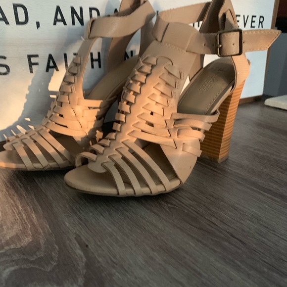 Wedge Stacked Heels - Picture 2 of 4